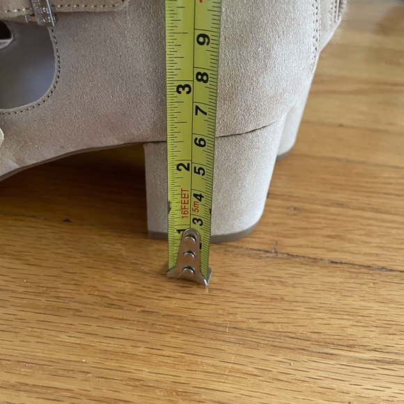 NWOT Charles David Size 8.5 Mary Jane Shoe. - Picture 9 of 11